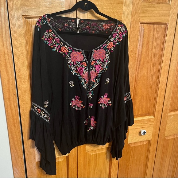 Free People embroidered top. Size L. Black with pink and orange embroide… - Picture 7 of 8